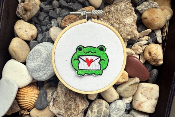 Frog with Love Letter Machine Embroidery Review